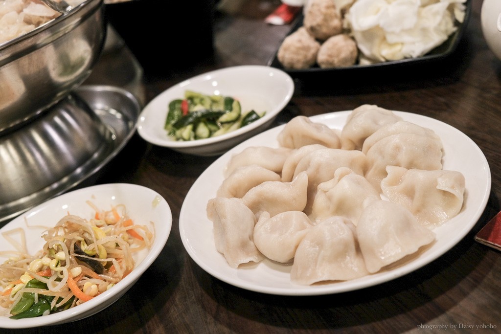 劉家酸菜白肉鍋, 台南酸菜白肉鍋, 裕農路美食, 台南東區美食, 台南火鍋, 台南刀削麵, 牛肉捲餅