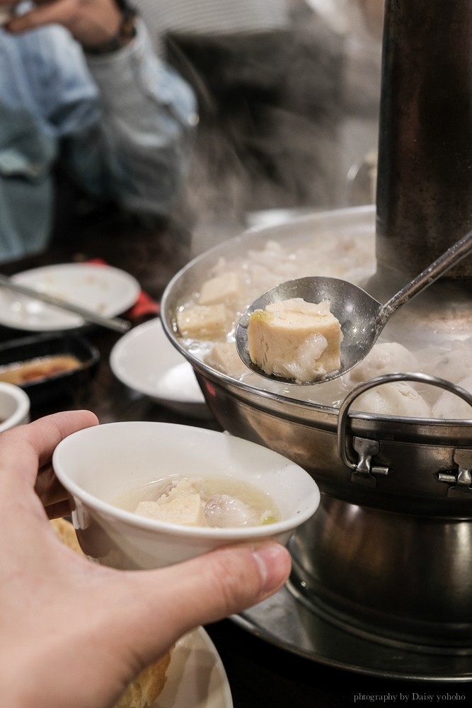 劉家酸菜白肉鍋台南裕農店, 台南東區美食, 台南火鍋, 台南刀削麵, 牛肉捲餅