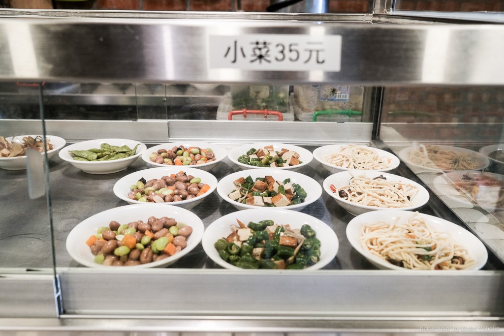 劉家酸白菜鍋, 台南酸菜白肉鍋, 裕農路美食, 台南東區美食, 台南火鍋, 台南刀削麵, 牛肉捲餅