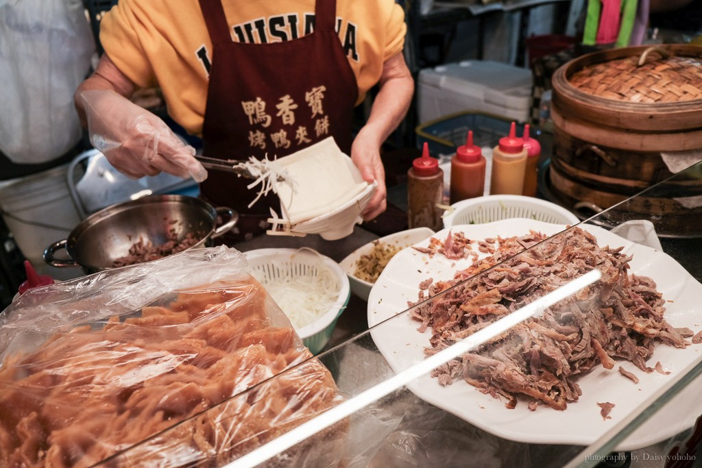 瑞豐夜市, 瑞豐夜市必吃推薦, 高雄夜市, 高雄巨蛋站美食, 高雄萬國牛排, 瑞豐臭豆腐