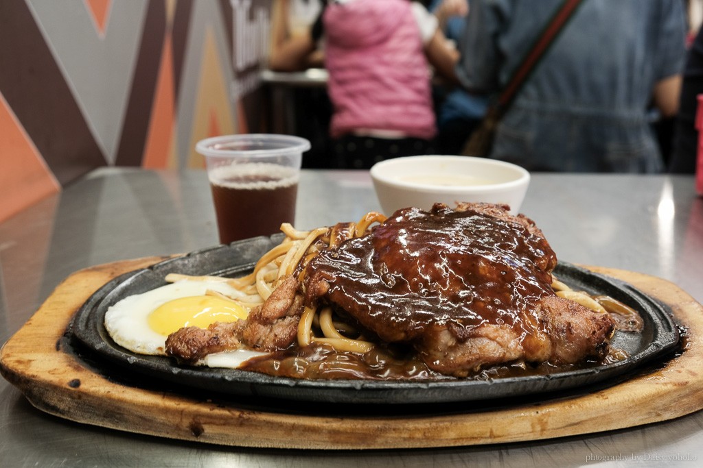 [食記] 高雄 瑞豐夜市 萬國牛排 玉米濃湯喝到飽