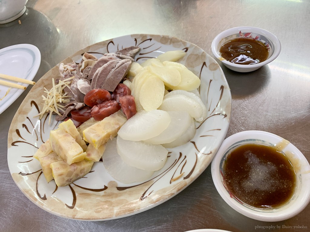 朝陽街魯肉飯, 源滷肉飯, 菜鴨魯熟肉, 嘉義美食, 嘉義小吃, 嘉義滷肉飯, 嘉義早餐, 嘉義古早味, 嘉義涼菜, 朝陽街早餐