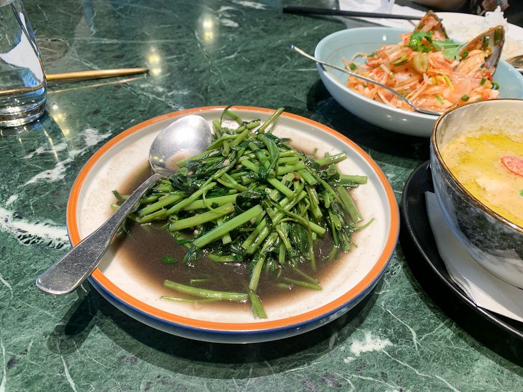 Siam Siam 泰式料理，南紡購物中心6F美食餐廳，裝潢美，餐點佳，服務…