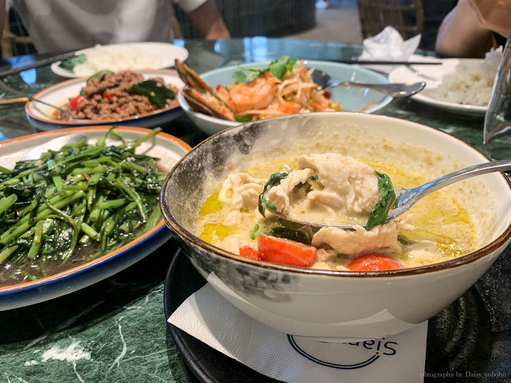 Siam Siam 泰式料理，南紡購物中心6F美食餐廳，裝潢美，餐點佳，服務…