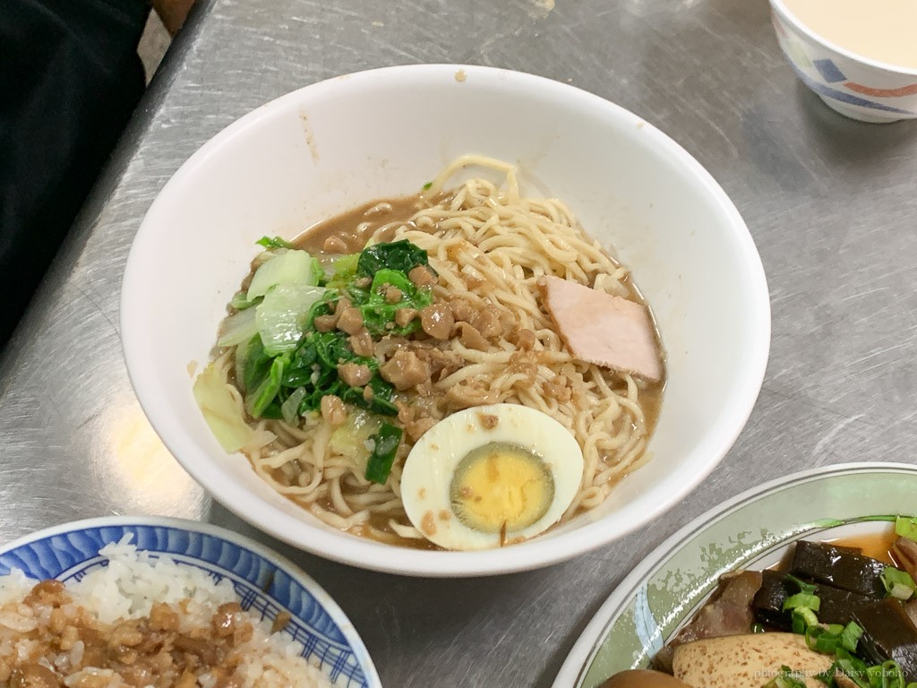 牛伯麵店, 成大美食, 育樂街美食, 台南東區美食, 台南麵店, 成大麵店, 成大麻醬麵