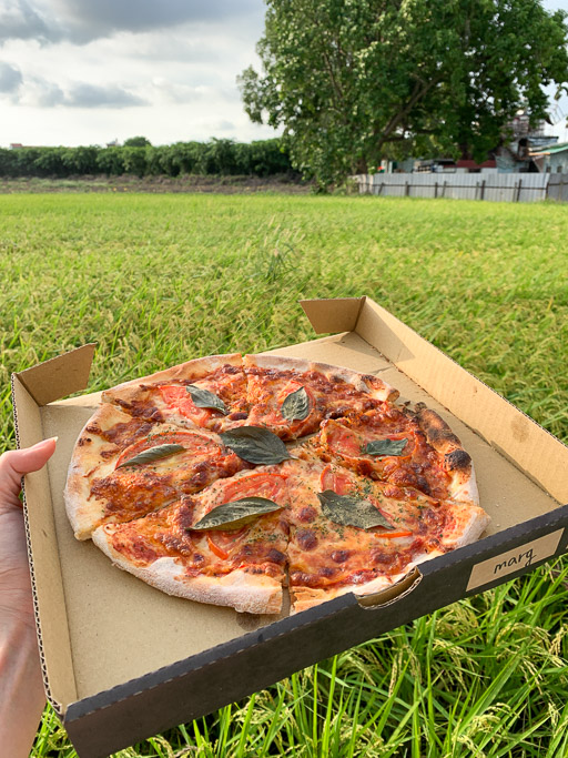 手在比薩, hand on the pizza, 嘉義披薩, 嘉義義式料理, 嘉義披薩外帶, 中正公園美食