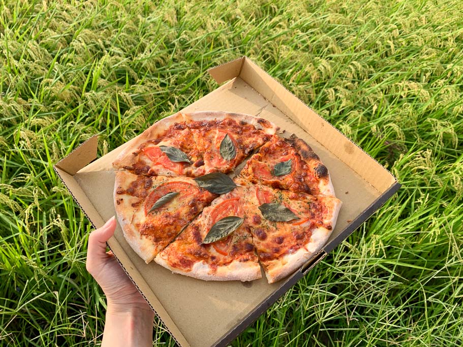 手在比薩, hand on the pizza, 嘉義披薩, 嘉義義式料理, 嘉義披薩外帶, 中正公園美食