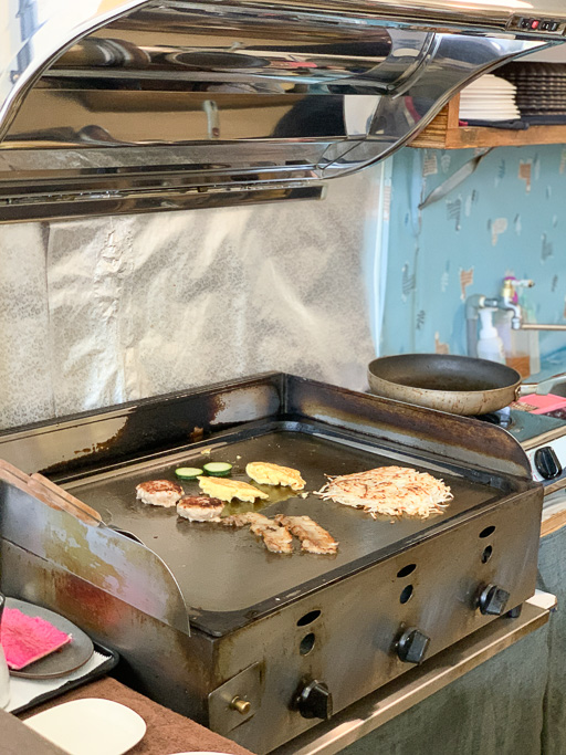 嘉義安樂街唯辰早午餐，料理用心的手作健康餐點，現刨薯餅、手打漢堡排、墨魚堡