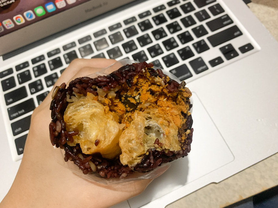 吉丸飯糰小巴，你吃過『混蛋飯糰』嗎？嘉義文化路橘色巴士賣的早餐飯糰