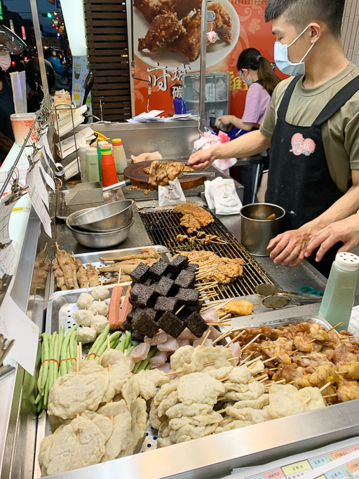 府城夯也碳烤香雞排 仁德總店，越來越貴的雞排店，三角骨比雞排還好吃～