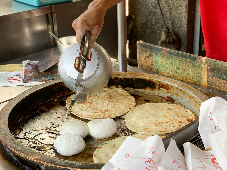 瀟湘園餡餅 / 蔥油餅，從民國路到和平路，早餐下午都有賣的眷村口味點心