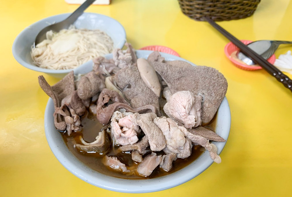 賤人雞蛋糕, 樂華夜市, 地瓜球, 永和美食, 莊家班麻油雞, 阿爸的芋圓