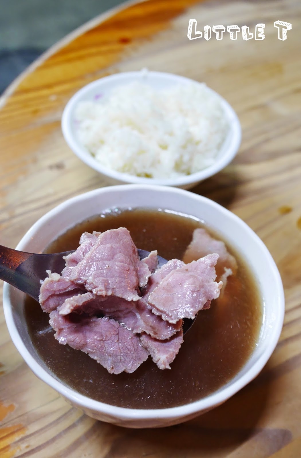 六千牛肉湯，台南凌晨四點半排隊才吃的到! 超人氣牛肉湯，超鮮甜啊!