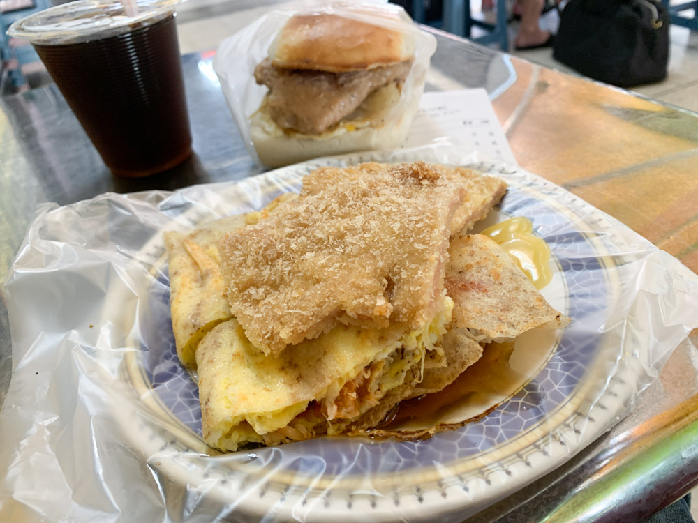 峰炸蛋餅, 饅頭燒, 嘉義早點, 胚芽蛋餅, 新生早點, 嘉義蛋餅, 豬排蛋餅