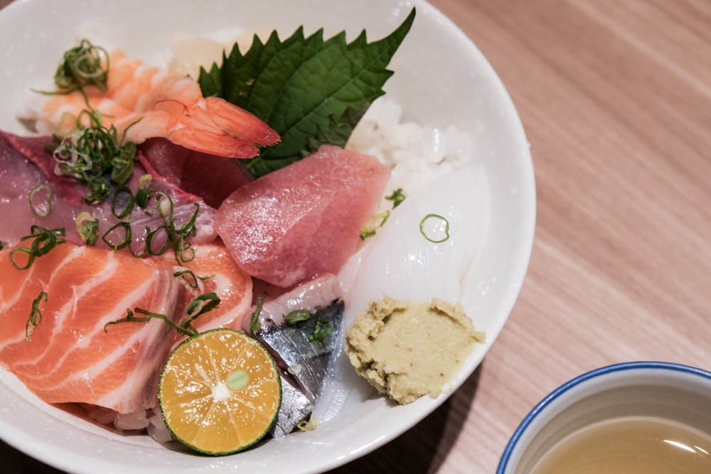 冠壽司日本料理, 嘉義日本料理, 嘉義中山路美食, 海鮮丼飯, 比目魚緣側握壽司, 嘉義東區日本料理