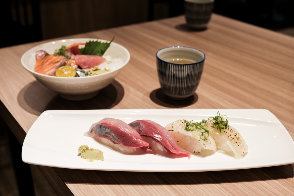 冠壽司日本料理, 嘉義日本料理, 嘉義中山路美食, 海鮮丼飯, 比目魚緣側握壽司, 嘉義東區日本料理