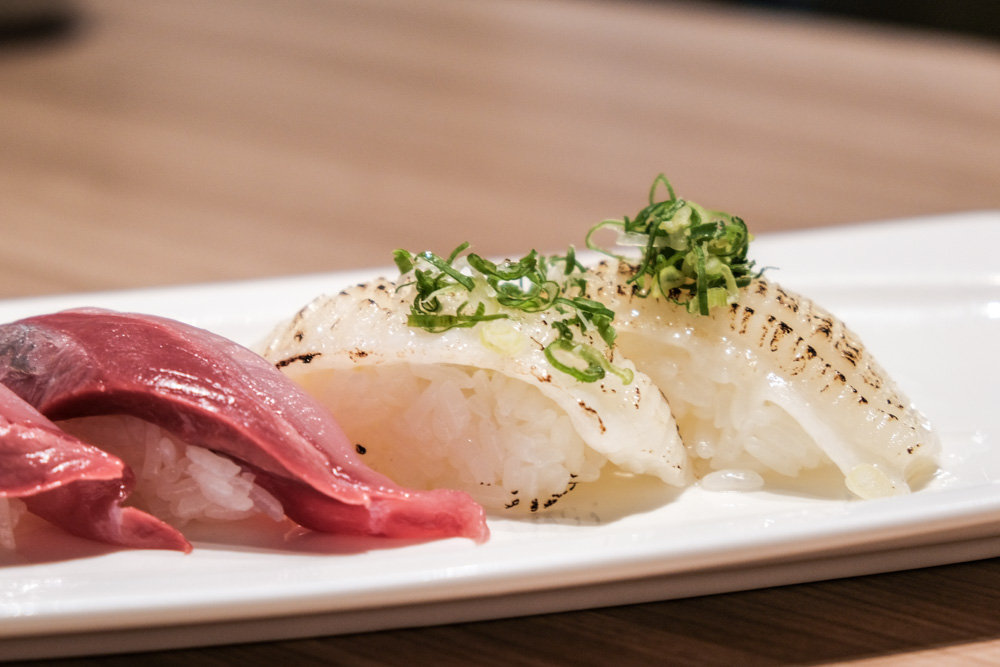 冠壽司日本料理, 嘉義日本料理, 嘉義中山路美食, 海鮮丼飯, 比目魚緣側握壽司, 嘉義東區日本料理