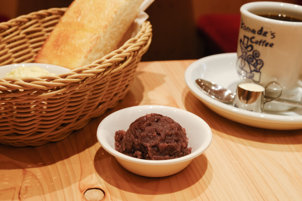 客美多咖啡 Komeda‘s Coffee 台北站前店，名古屋連鎖輕食咖啡廳，買咖啡送早餐