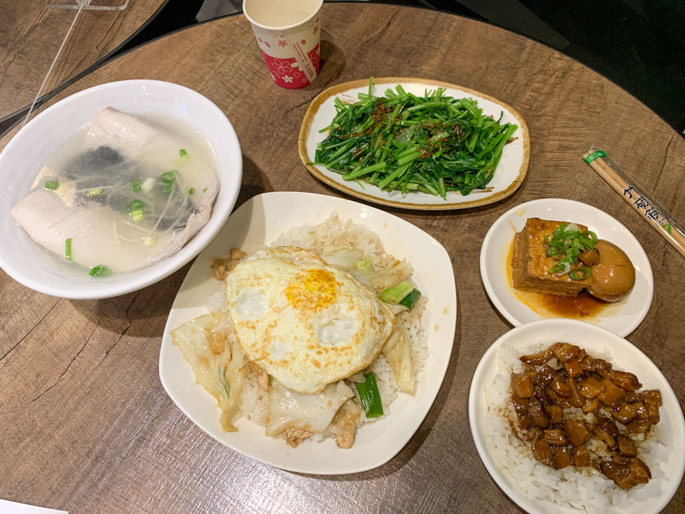 台南正虱目魚專賣, 府城小吃, 台南東區美食, 崇德路美食, 台南市立醫院美食, 蔥爆虱目魚蓋飯