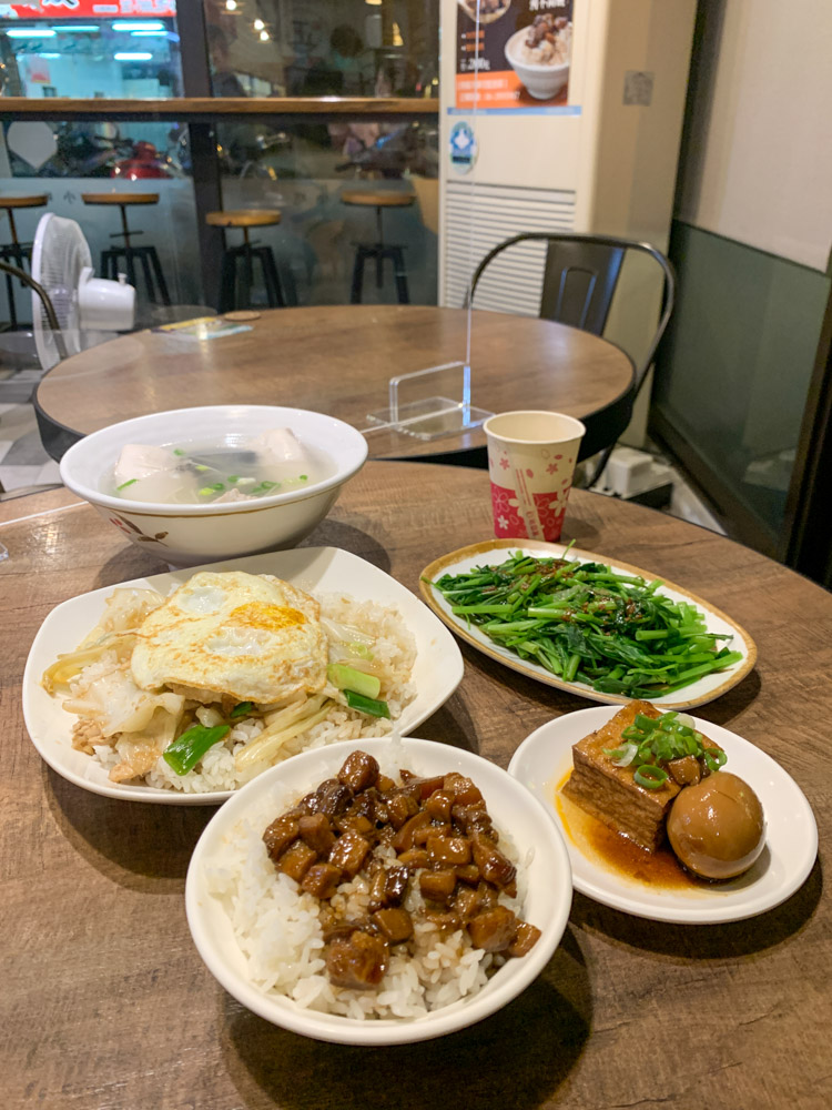 台南正虱目魚專賣, 府城小吃, 台南東區美食, 崇德路美食, 台南市立醫院美食, 蔥爆虱目魚蓋飯