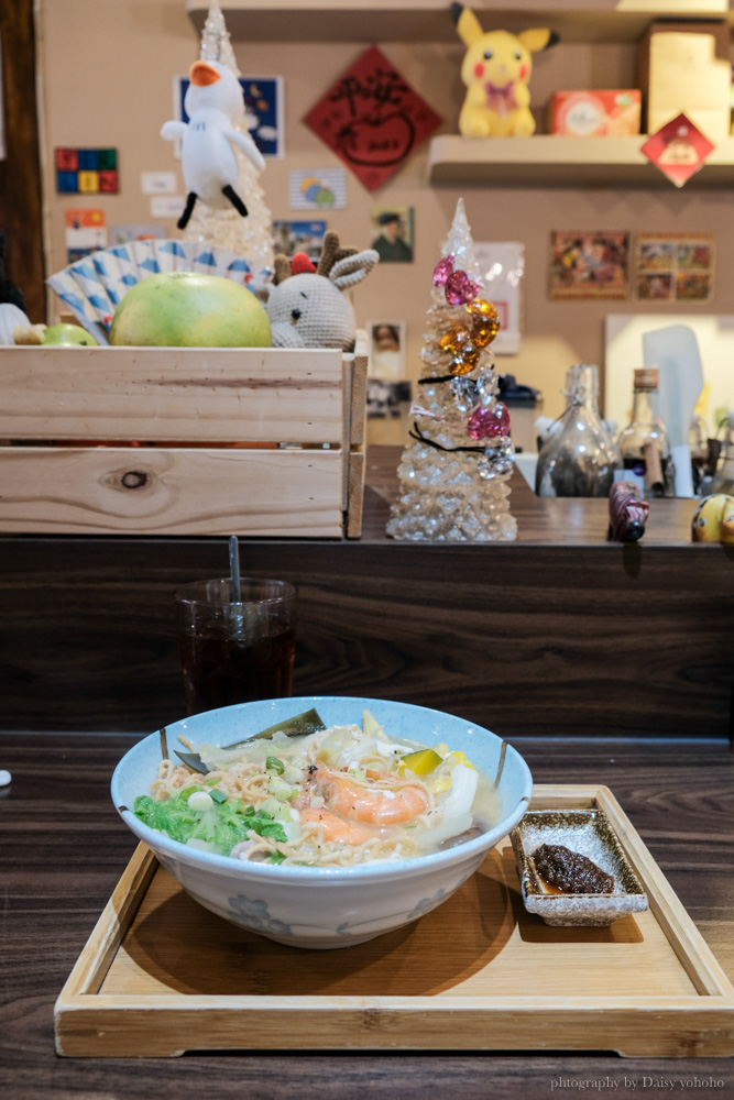 泥妮鍋燒意麵 neenee noodles，走文青路線的鍋燒意麵！牛肉咖哩飯也好好吃～