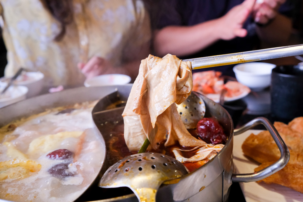 老四川巴蜀麻辣燙火鍋, 台南老四川, 老四川菜單, 台南麻辣鍋, 老四川價位, 老四川會員, 老四川酸辣涼粉, 老四川鍋底吃到飽, 麻辣鴨血豆腐