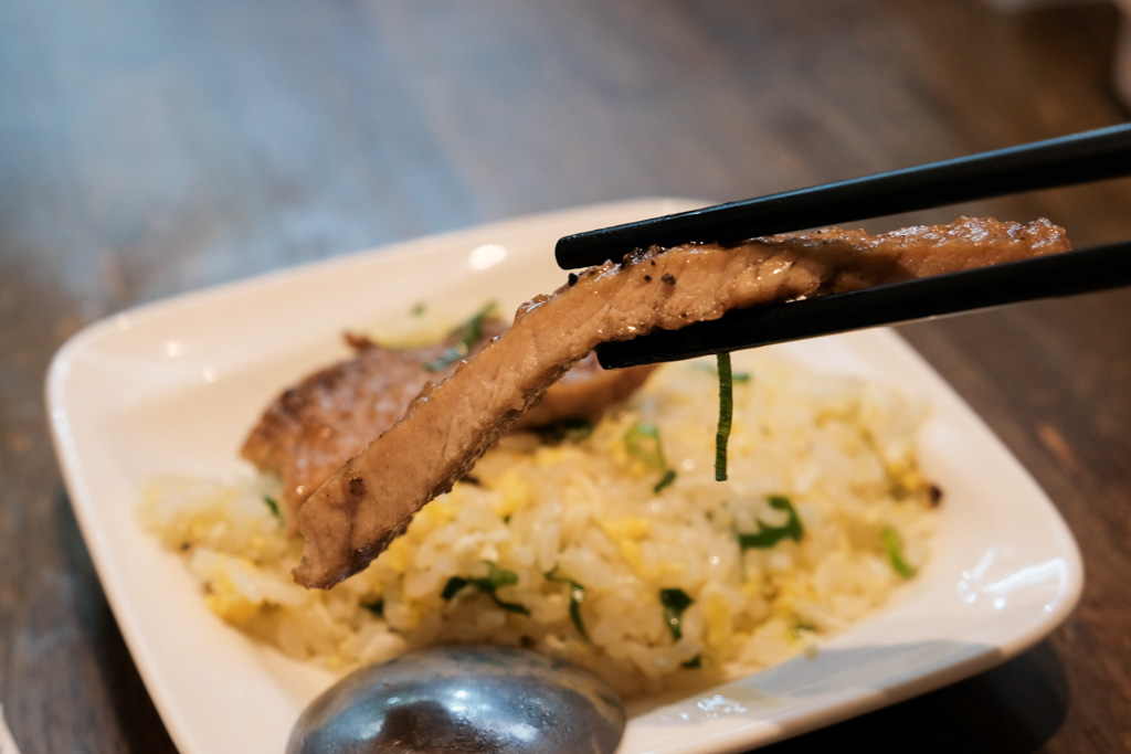 五草車中華食館, 頂溪站美食, 永和鼎泰豐, 家庭式鼎泰豐, 五草車菜單, 平價版鼎泰豐, 永和小籠包, 燒椒皮蛋