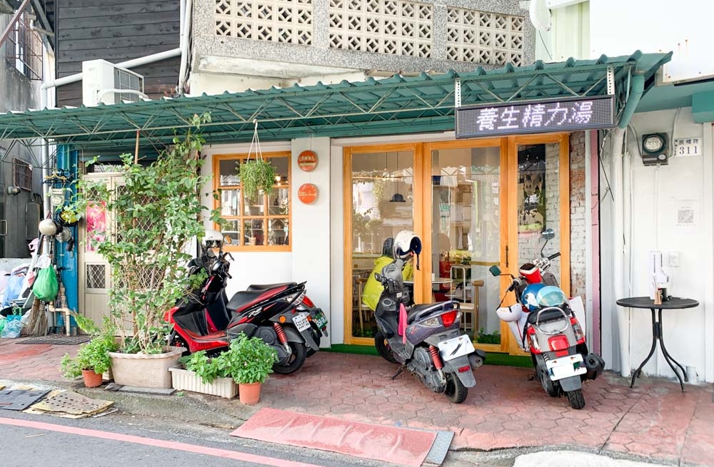 美麗春天早午餐, 民權路美食, 嘉義早午餐, 美麗春天精力湯, 嘉義三明治, 嘉義健康早餐, 甜菜根綜合果汁, 嘉義輕食