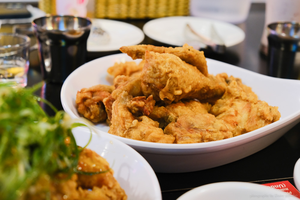 起家雞韓式炸雞-高雄裕誠店，首推去骨頂級洋釀炸雞～鮮嫩多汁外酥脆！