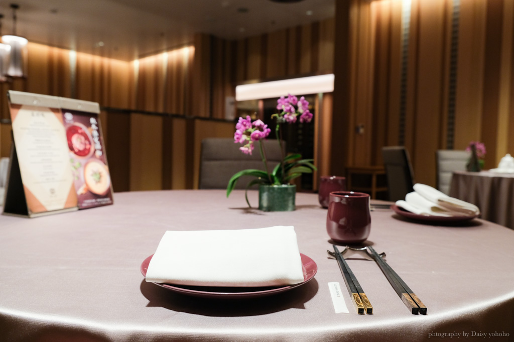 宴客樓中餐廳，曾被評鑑為"全台烤鴨第一名"的五星級飯店餐廳，豪舒鴨個人套餐