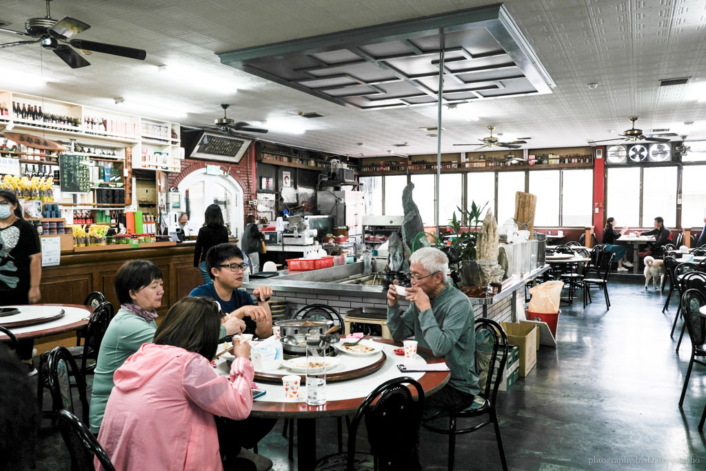 水里羊肉王，南投50年的老字號羊肉料理店，真材實料但是單價偏高。