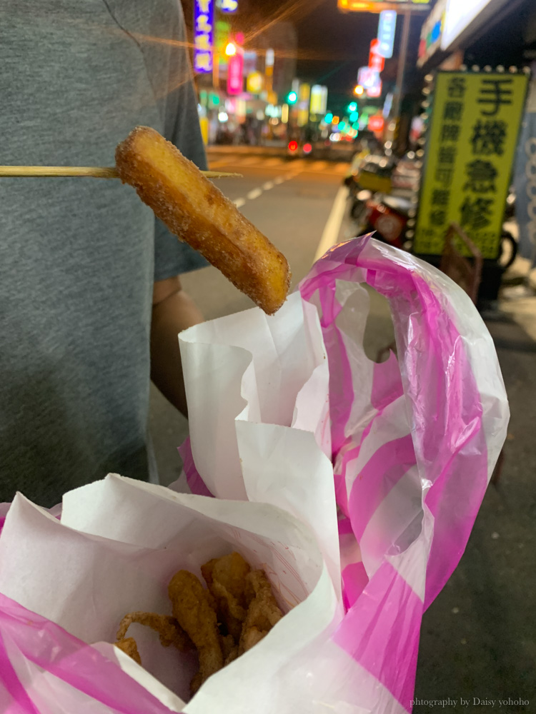 佳咖鹹酥雞，崇德路宵夜場鹹酥雞，開到凌晨三點，夜貓子不怕沒東西吃！