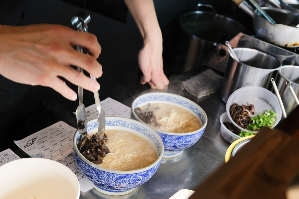 覺丸拉麵, 客製化豚骨拉麵, 台南拉麵, 南紡拉麵, 南紡附近美食, 覺丸line訂位