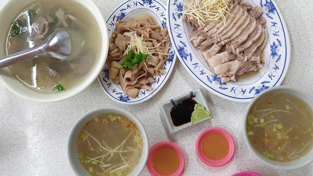 德洋日本料理 嘉義民雄生魚片丼飯，推明太子玉子燒，但動作超慢&#8230;。 @黛西優齁齁 DaisyYohoho 世界自助旅行/旅行狂/背包客/美食生活