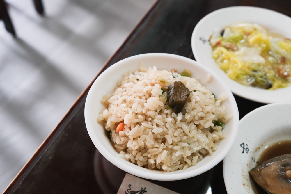 萬伯鹹粥, 蝦仁肉絲飯, 魯虱目魚頭, 台南鹹粥, 台南蝦仁飯