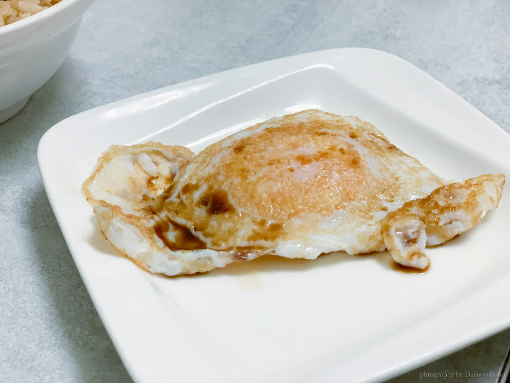 矮仔成蝦仁飯，府城傳承四代的近百年美食，加顆鴨蛋更好吃，只是有點貴。