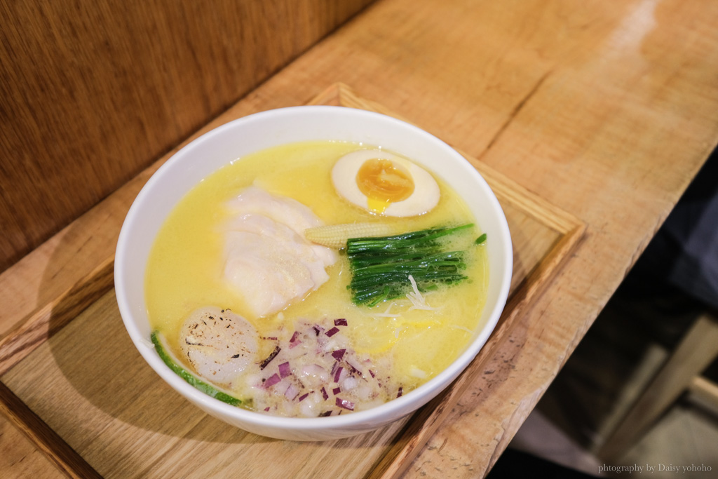 白露拉麵 bailu ramen，全台最有氣質的拉麵店，日系文青感的純粹雞白湯。