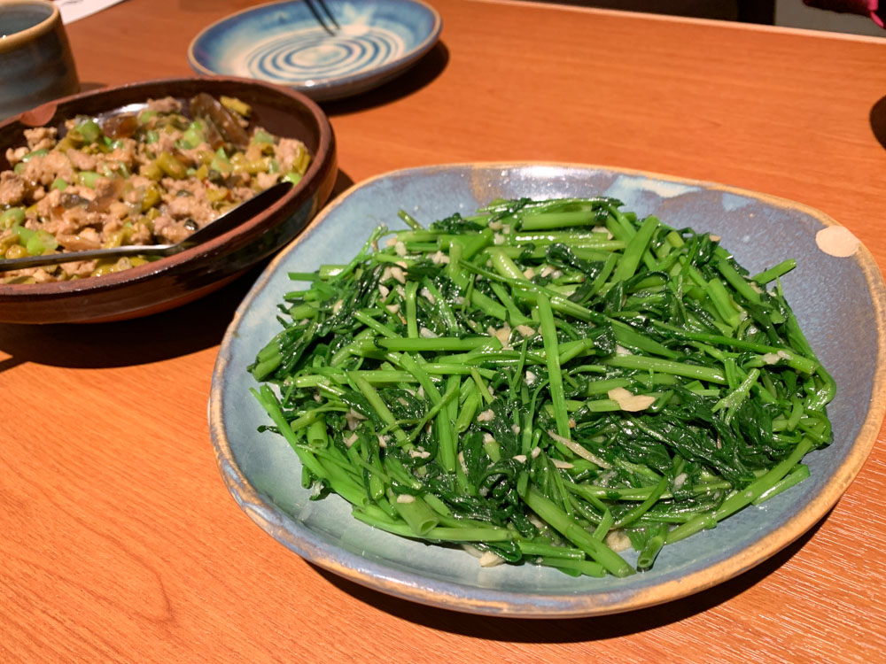 來呷飯川食堂(嘉義中山店)｜台南來的平價川菜館，嘉義家庭聚餐好去處。