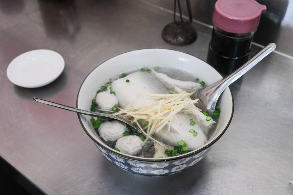 開元路無名虱目魚肉燥飯, 台南虱目魚, 台南虱目魚早餐, 台南古早味, 開元路美食, 成大美食