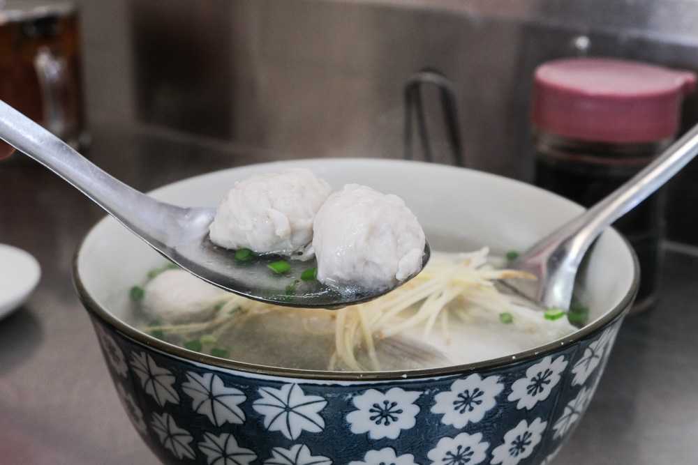 開元路無名虱目魚肉燥飯, 台南虱目魚, 台南虱目魚早餐, 台南古早味, 開元路美食, 成大美食