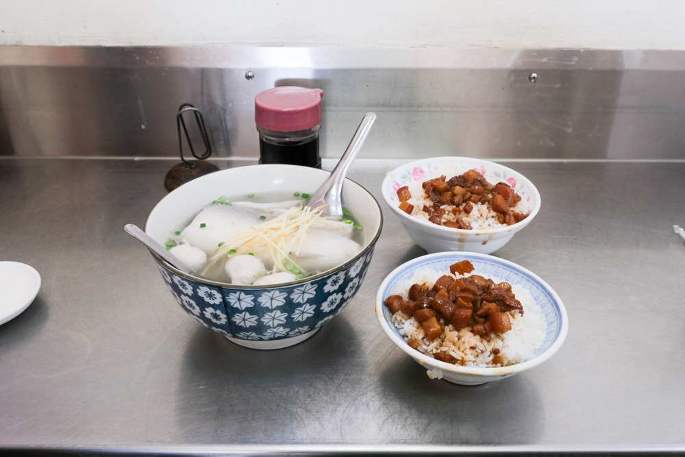 [食記] 台南 開元路無名虱目魚 ‧ 肉燥飯