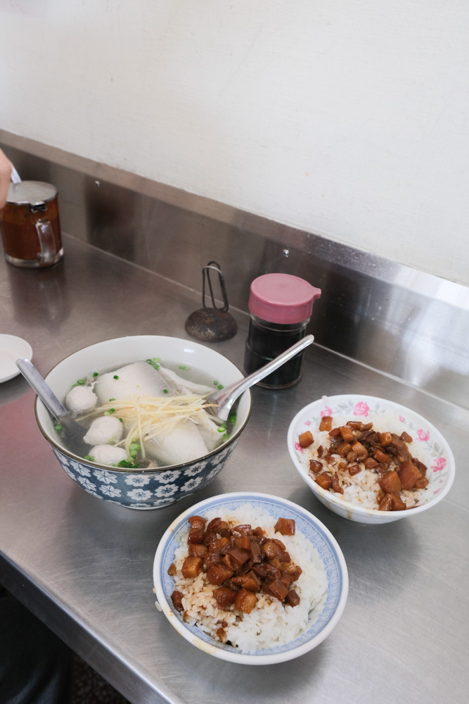 開元路無名虱目魚肉燥飯, 台南虱目魚, 台南虱目魚早餐, 台南古早味, 開元路美食, 成大美食