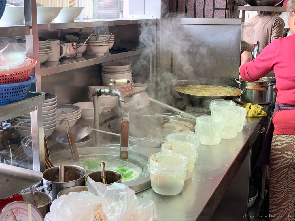 仁德忠味麵館，用餐時間大排長龍的在地麵店，還是仁德老店的更好吃！