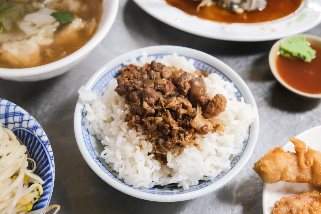 阿龍土魠魚羮，嘉義文化路小巷中，季節限定的美食小吃，浮水紅燒通通有！