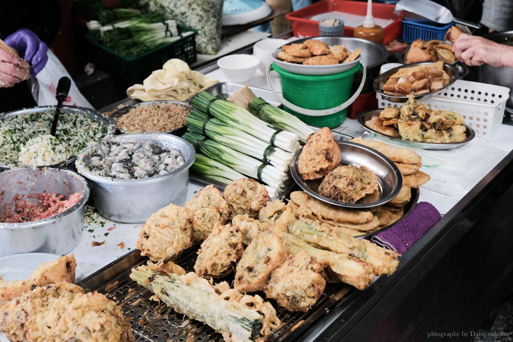 新港古早味蚵嗲, 豆腐角, 古早味炸粿, 炸青蔥, 新港美食小吃, 新港奉天空廟口小吃, 新港炸蔥炸粿炸地瓜