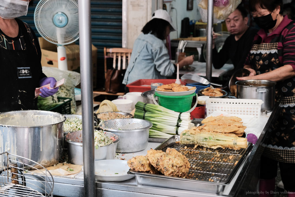 新港古早味蚵嗲, 豆腐角, 古早味炸粿, 炸青蔥, 新港美食小吃, 新港奉天空廟口小吃, 新港炸蔥炸粿炸地瓜