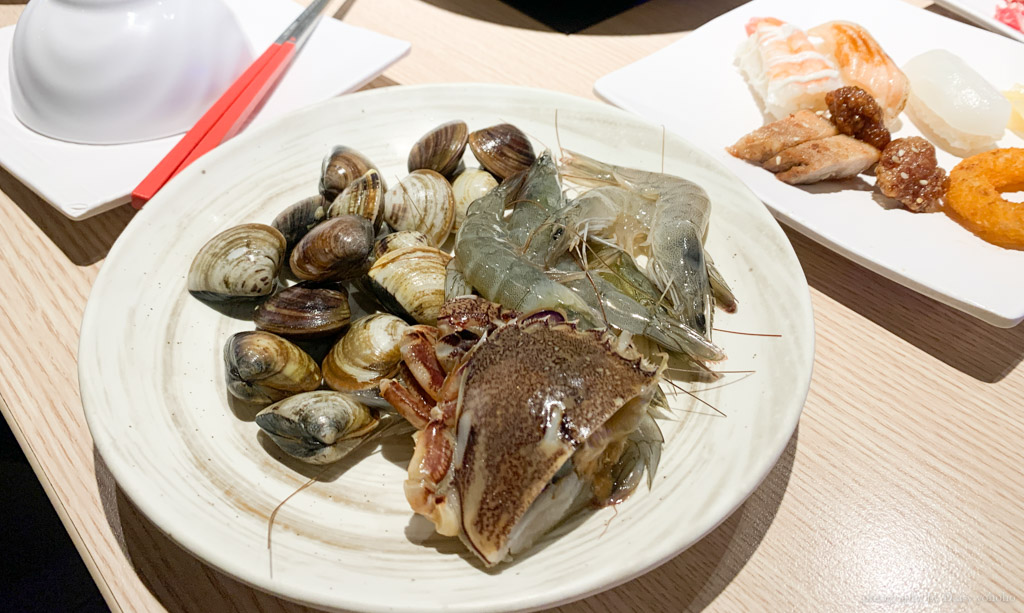 饗麻饗辣, 饗麻饗辣國賓旗艦店, 台南火鍋吃到飽, 台南麻辣火鍋, 台南自助buffet, 螃蟹吃到飽, 虱目魚吃到飽, 活蝦吃到飽