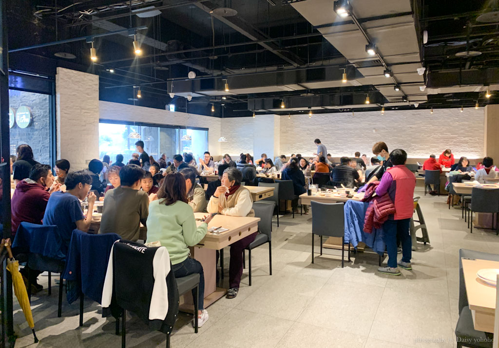 饗麻饗辣, 饗麻饗辣國賓旗艦店, 台南火鍋吃到飽, 台南麻辣火鍋, 台南自助buffet, 螃蟹吃到飽, 虱目魚吃到飽, 活蝦吃到飽