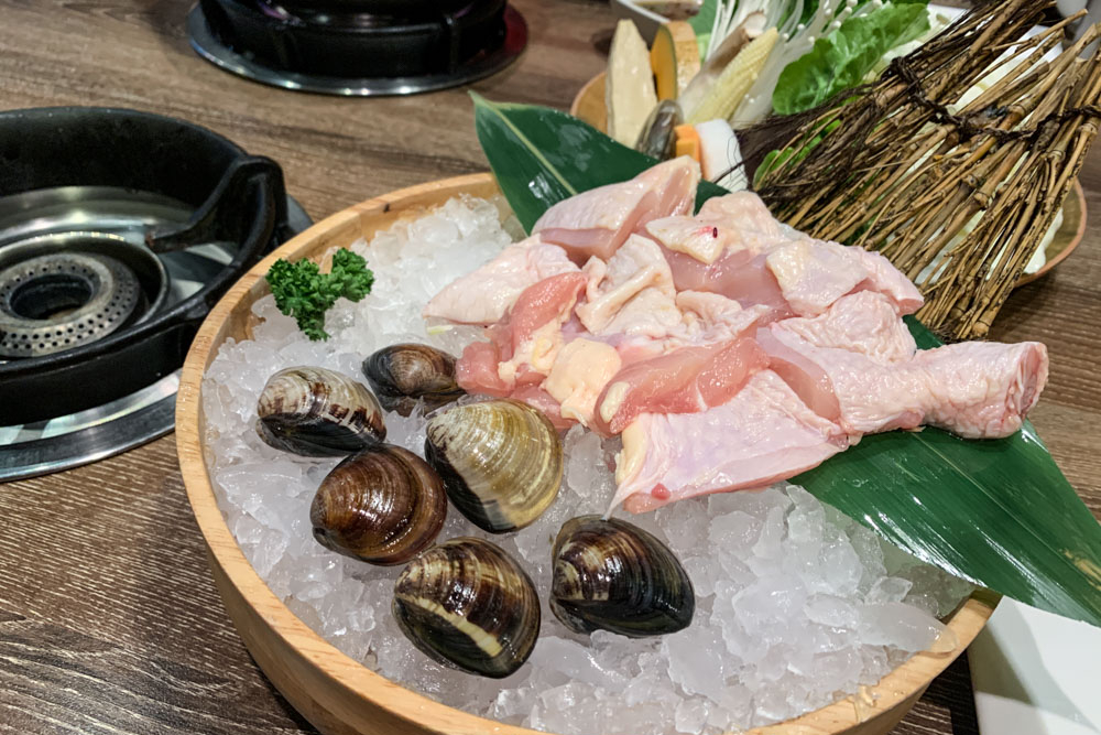 嘉義大雅路火鍋店｜鼎盛十里火鍋，南瓜湯底好好吃！飲料、冰淇淋吃到飽