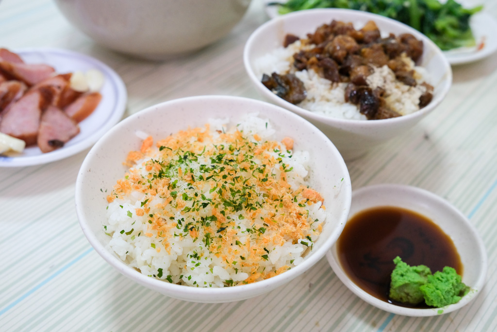 早安魚仔湯, 台南魚湯, 青年路美食, 台南傳統早餐, 台南美食, 台南小吃, 台南鮮魚湯, 台南隱藏版美食, 台南石斑魚湯, 東市場美食